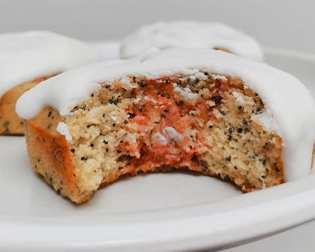 Bites de Limón y Amapola Rellenos con Mermelada de Frutos Rojos